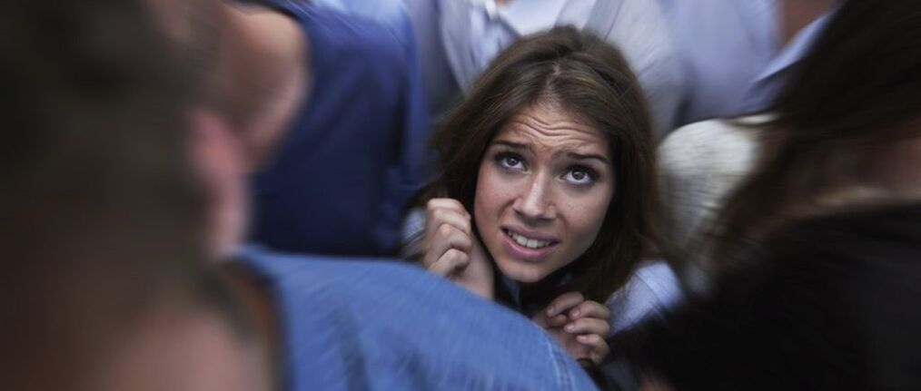 The alarming condition of a woman can be caused by cervical osteochondrosis